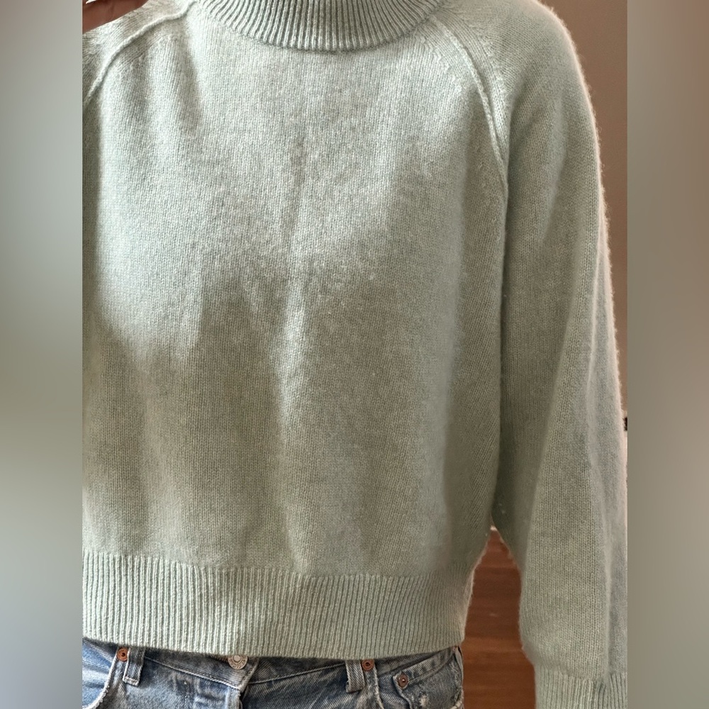 Aritzia The group Babaton Cashmere sweater - Picture 2 of 5